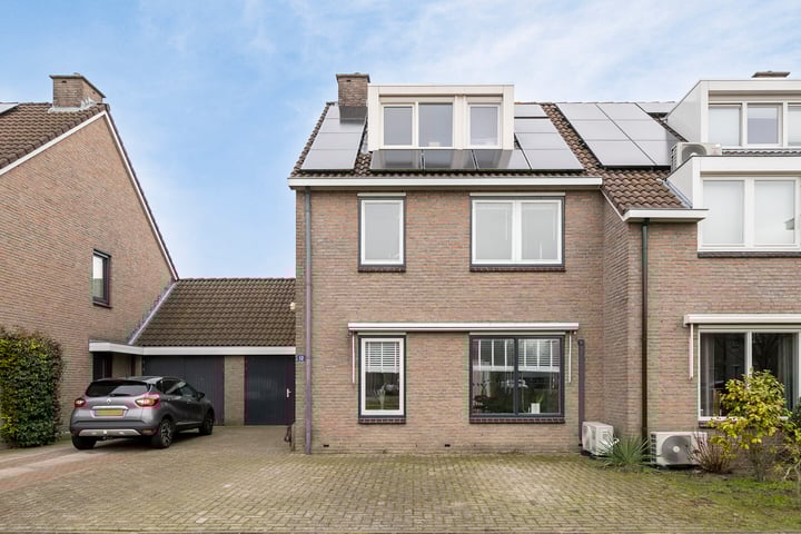 Frieslandstraat 12 in Deurne foto