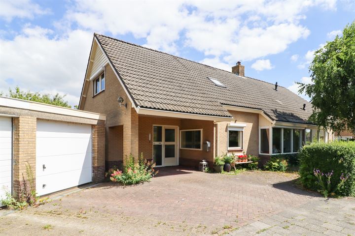 Frittemastraat 14 in Midlum foto