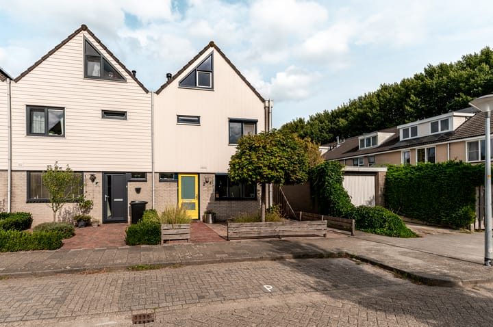 G.T. Rietveldstraat 2 in Almere foto