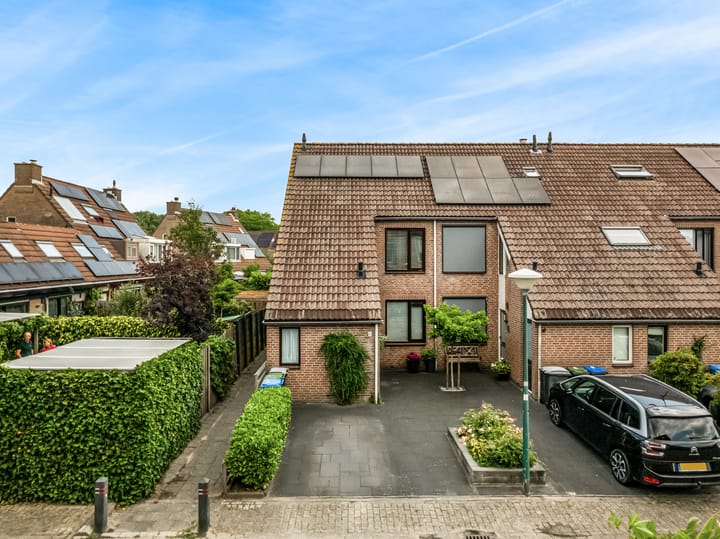 Ganzerikveld 10 in Woerden foto