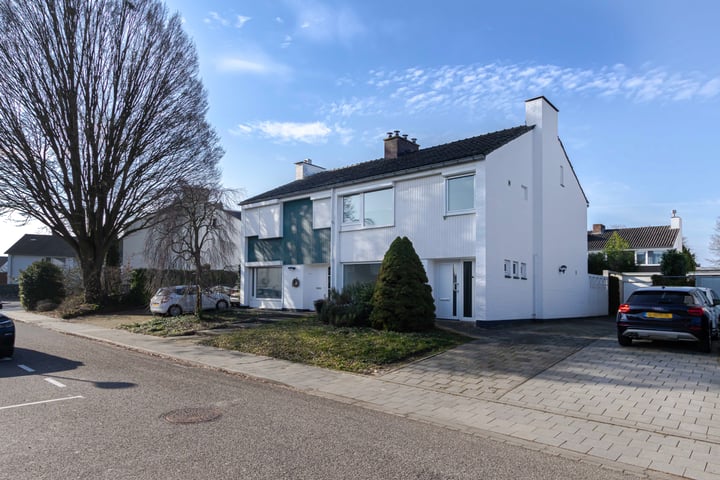 Gardelaan 8 in Maastricht foto