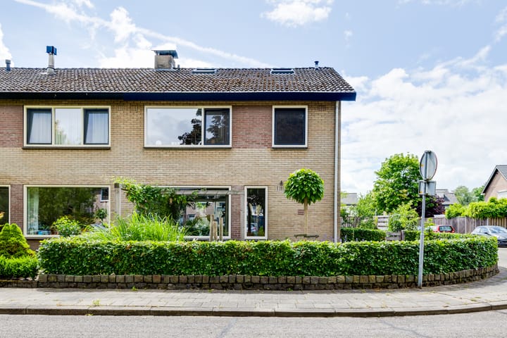 Garvelinkplein 1 in Ruurlo foto