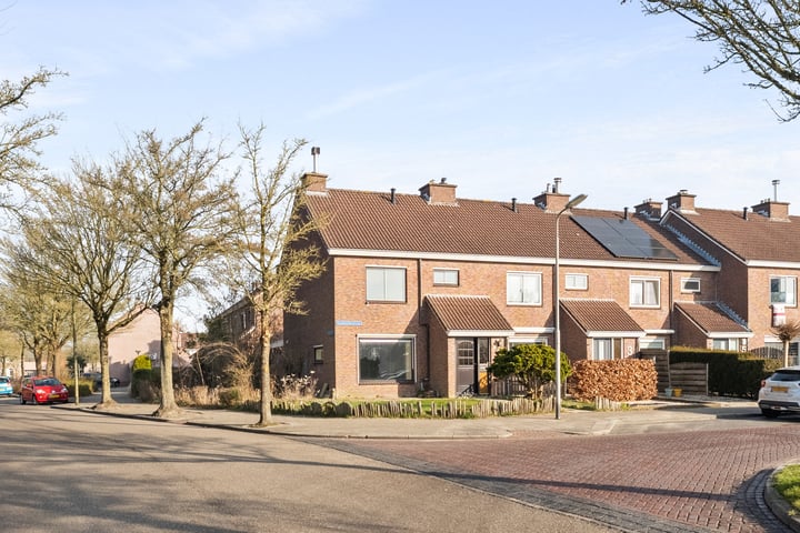 Genemuidenstraat 1 in Emmeloord foto