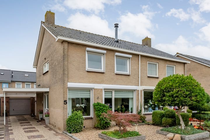 Generaal Eisenhowerlaan 5 in Staphorst foto