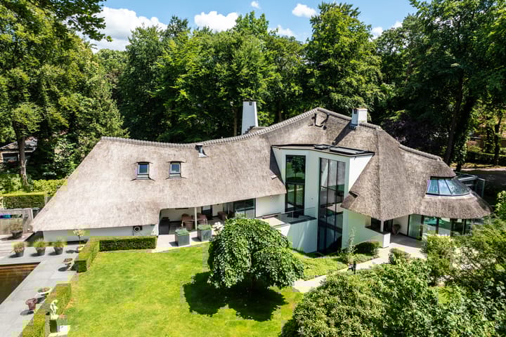 Genistalaan 11 in Apeldoorn foto