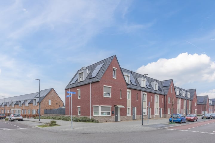 Gentiaanstraat 1 in Bergen op Zoom foto