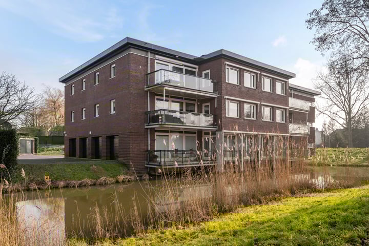 Georges Vantongerloohof 14 in Rotterdam foto