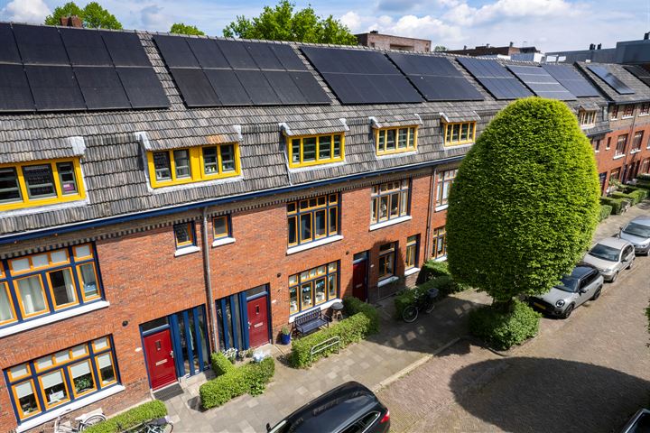 Gerbrand Bakkerstraat 83a in Groningen foto