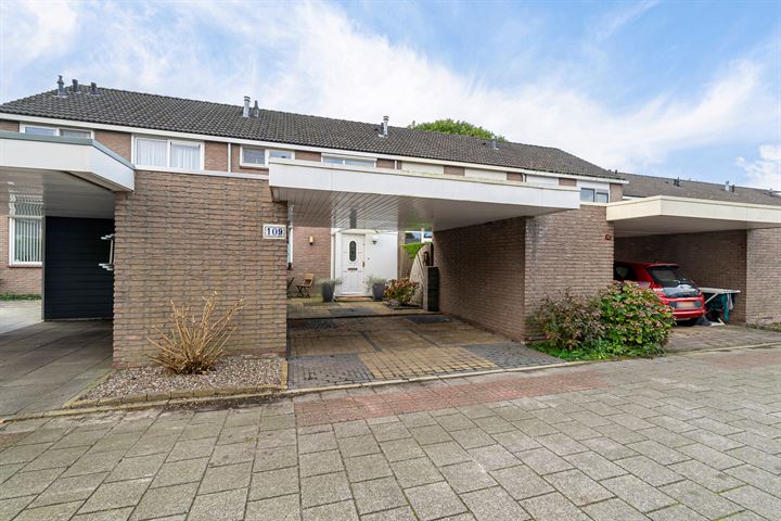 Gerrit Peuscherstraat 109 in Hengelo foto