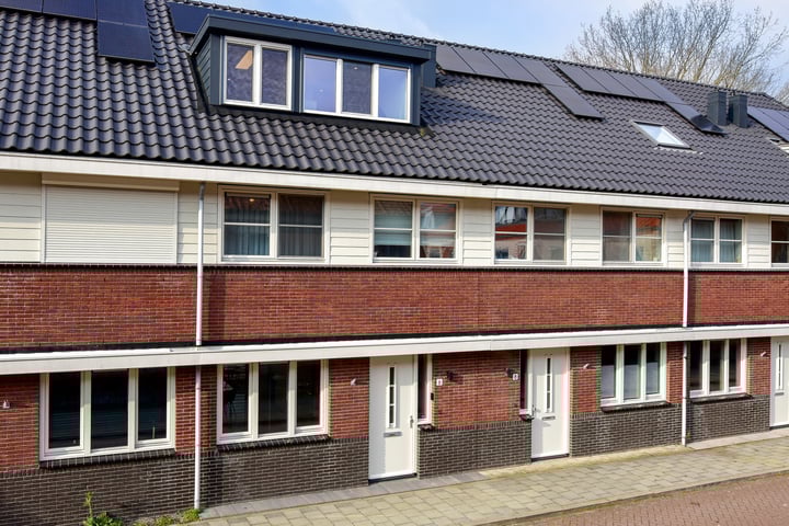 Gevers van Endegeeststraat 6 in Hoofddorp foto