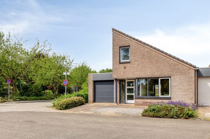 Giervalk 32 in Emmen foto