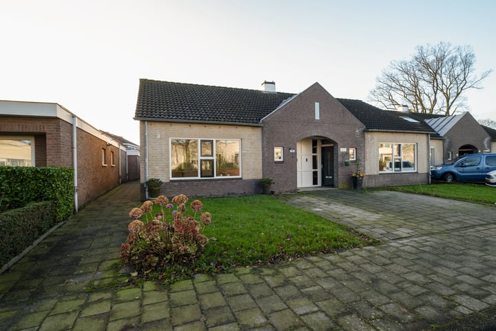 Gladiolenstraat 109 in Enschede foto