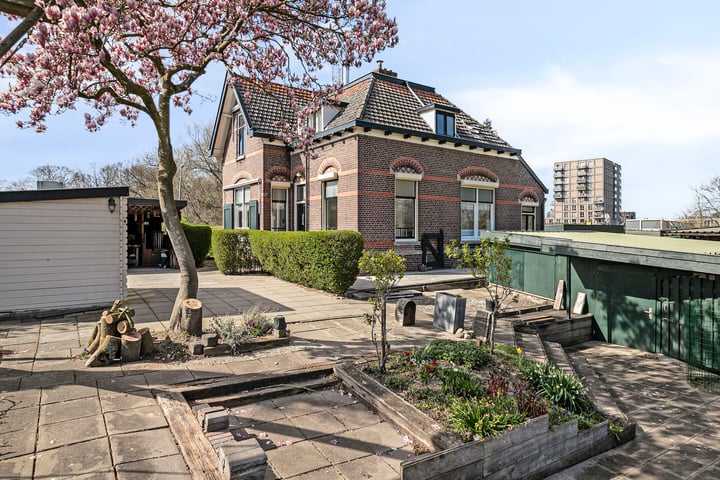 Goejanverwelledijk 16 in Gouda foto