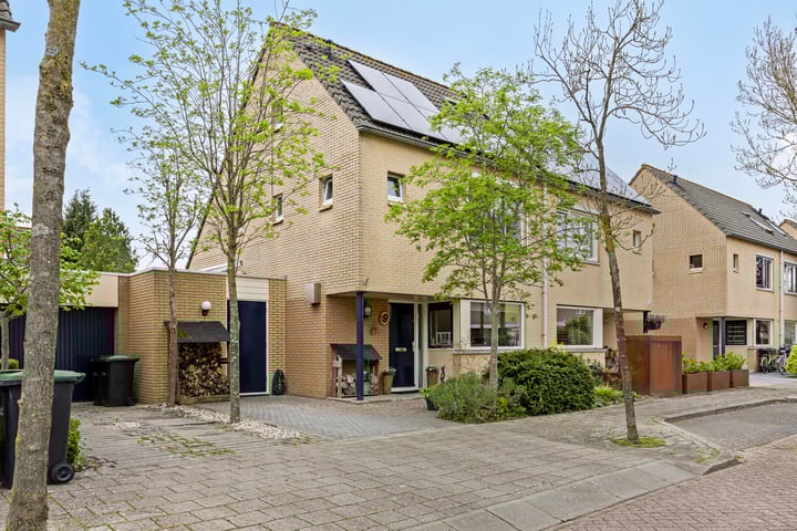 Golden Earringstraat 9 in Almere foto