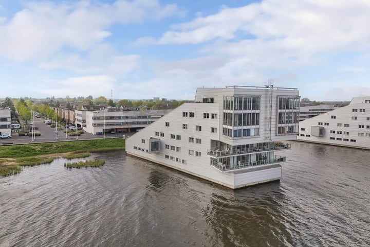 Gooimeerpromenade 87 in Huizen foto