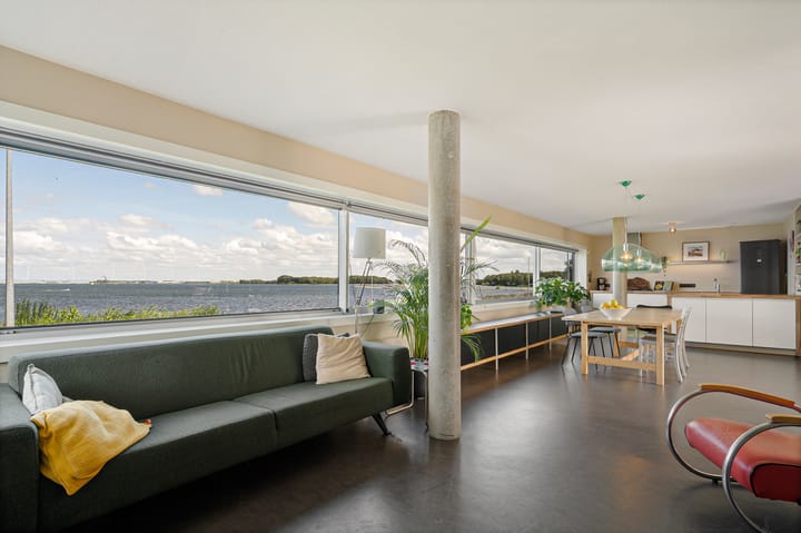 Gooimeerpromenade 88 in Huizen