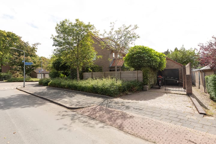 Goudenregenlaan 27 in Hilversum foto