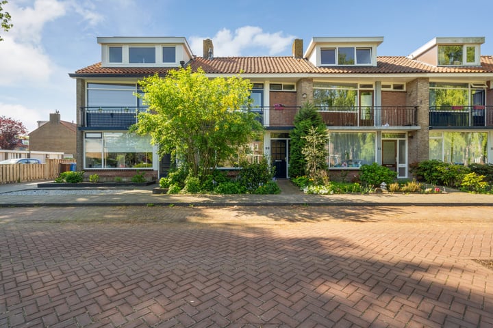 Goudenregenplantsoen 29 in Alphen aan den Rijn foto