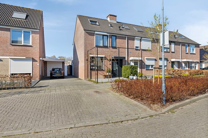 Goudenregenstraat 10 in 's-Gravenpolder