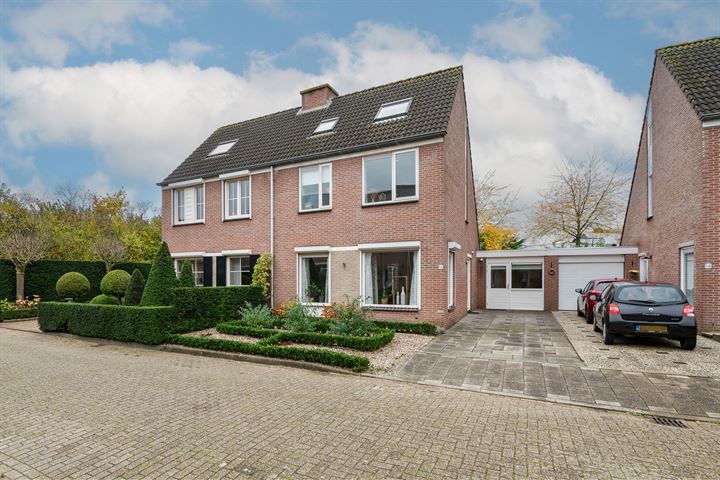 Goudenregenstraat 16 in 's-Gravenpolder foto