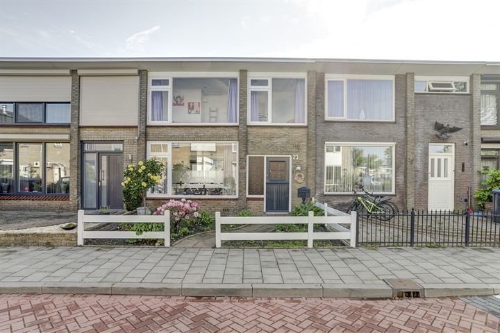 Goudenregenstraat 23 in Steenbergen foto