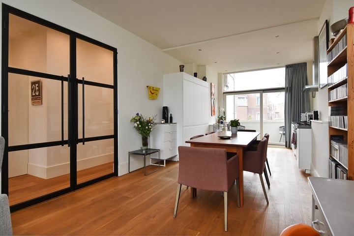 Goudenregenstraat 240 in 's-Gravenhage foto