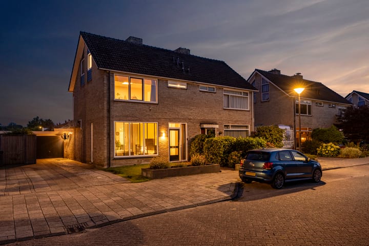 Goudenregenstraat 53 in Borne foto