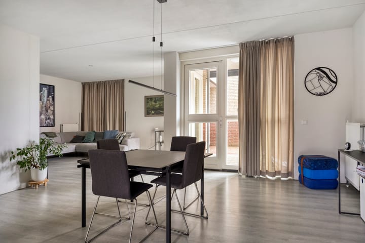 Goudmijnhof 126 in Oss foto