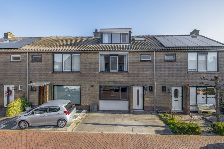 Goudsbloemstraat 12 in Zevenhuizen foto