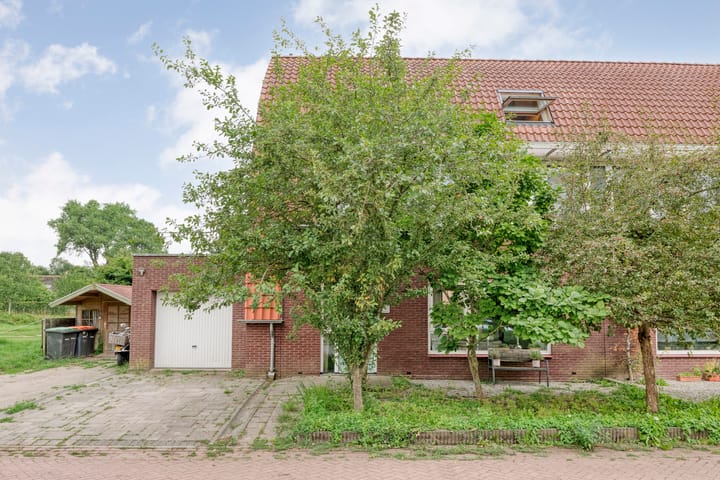 Goudvink 23 in Olst