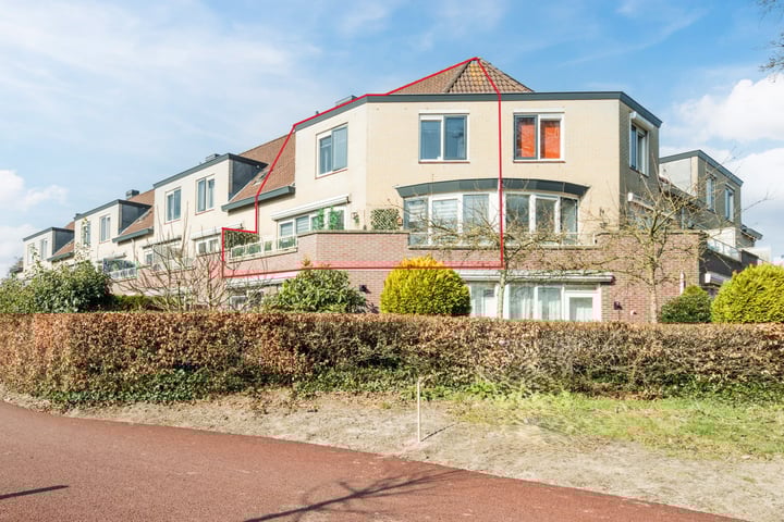 Goudvink 27 in Soest foto