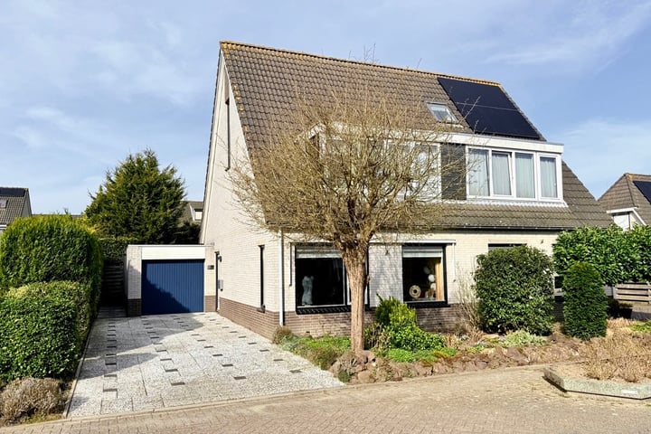 Goudvink 28 in Numansdorp foto