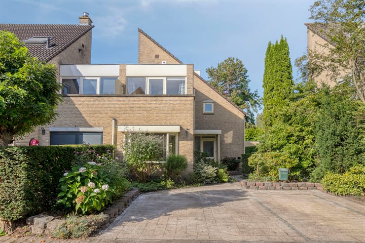 Goudvink 30 in Soest foto