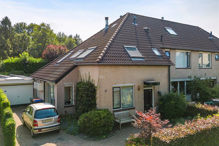 Goudvink 55 in Soest foto