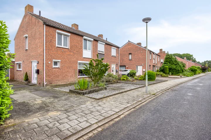 Gouverneur Houbenstraat 26 in Heel foto