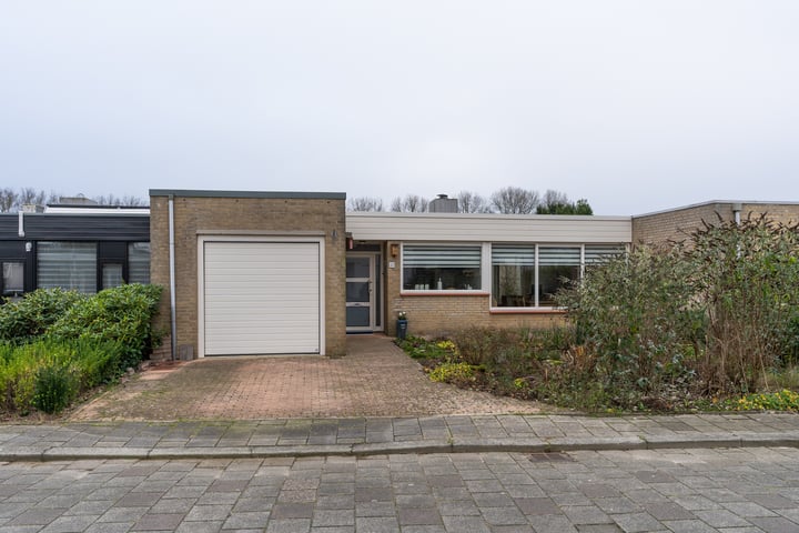 Gouverneur Van der Fossestraat 12 in 's-Hertogenbosch foto