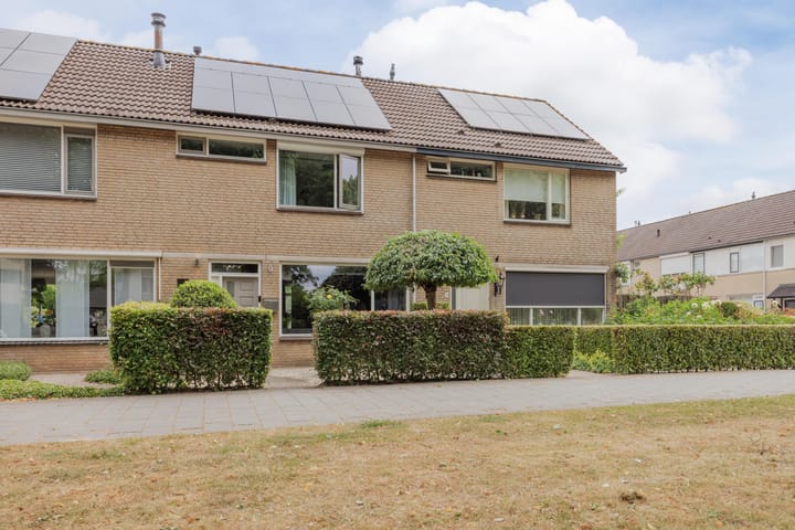 Gouverneurslaan 29 in Geertruidenberg foto
