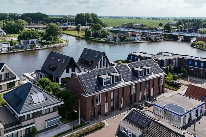 Gouwsluisseweg 12 in Alphen aan den Rijn foto