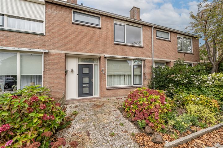 Govert Flinckstraat 16 in Oud-Beijerland foto