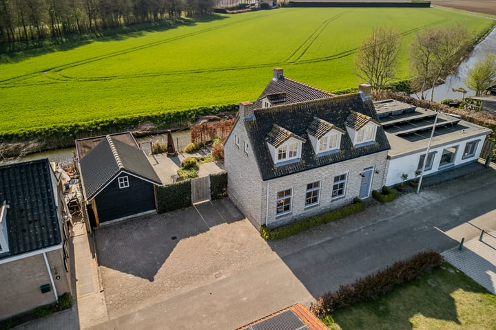 Graaf Hendrikpolderdijk 6 in Steenbergen foto