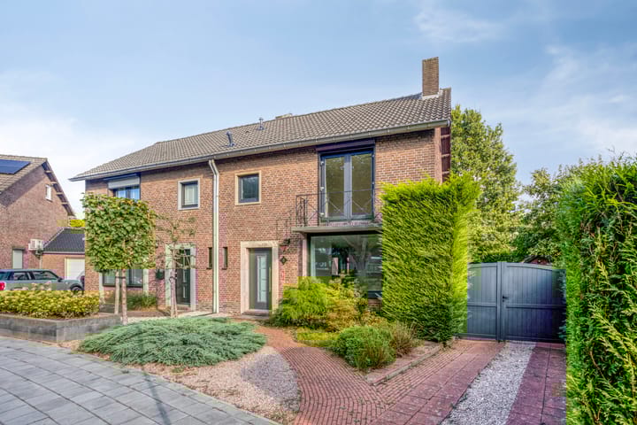 Graaf Johan Frederikstraat 8 in Landgraaf