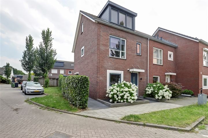 Graaf van Bijlandtstraat 1 in Millingen aan de Rijn foto