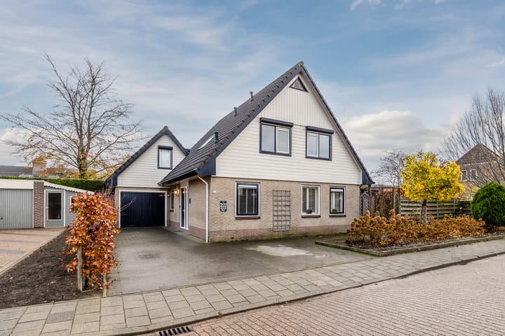 Graaf van Vlaanderenstraat 16 in Philippine