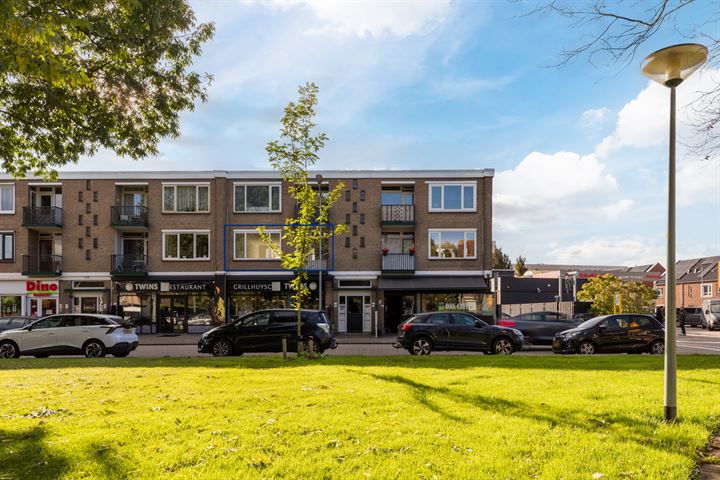 Graaf Waltgerlaan 10 in Tiel foto