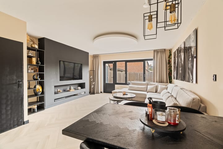 Grafiek 99 in Capelle aan den IJssel foto