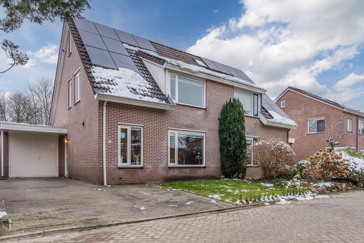 Grasbeemd 54 in Assen foto