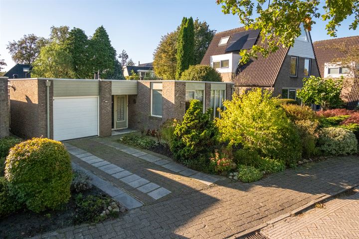 Grasbroek 10 in Roden foto