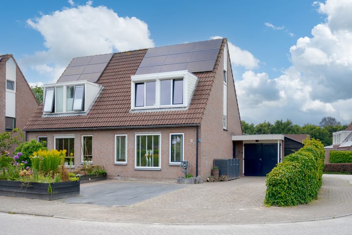 Grasbroek 19 in Roden