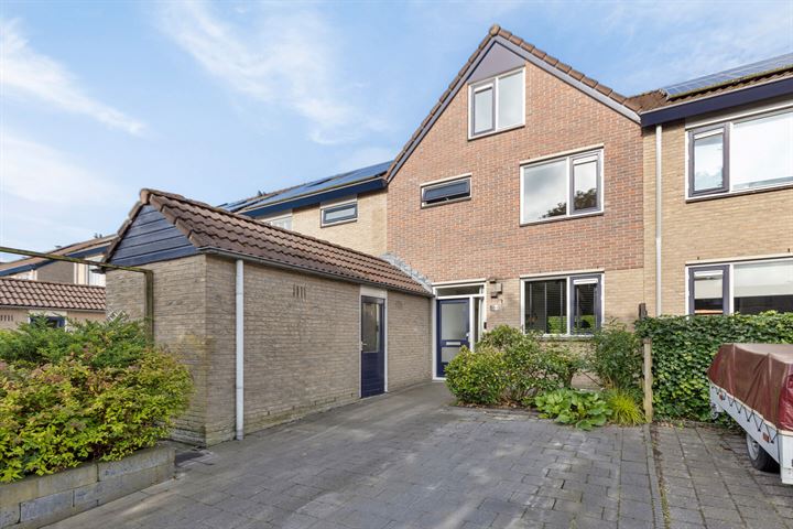 Gravenlanden 105 in Assen foto