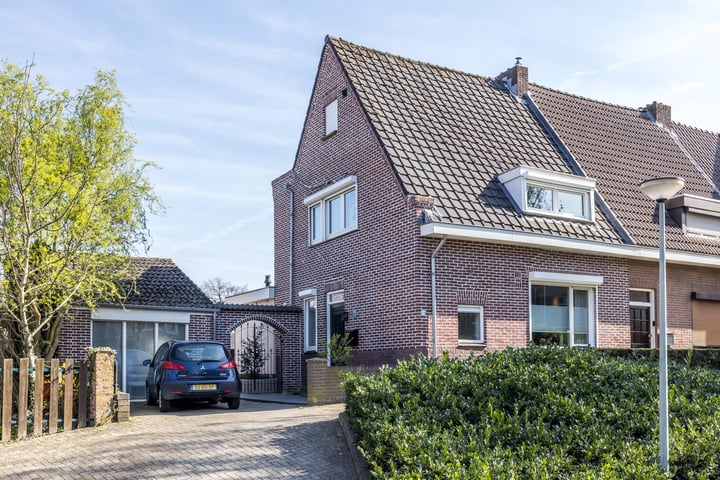 Grefkenstraat 16 in Brunssum foto